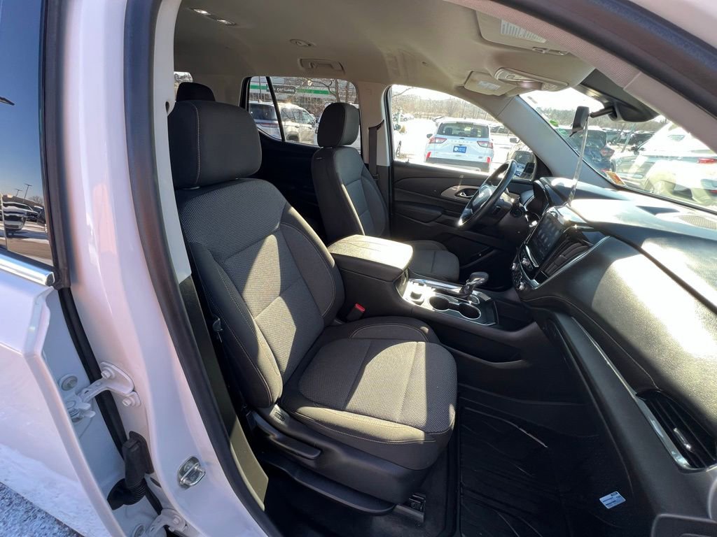 Used 2021 Chevrolet Traverse LT w/ LPO, Blackout Package image 30