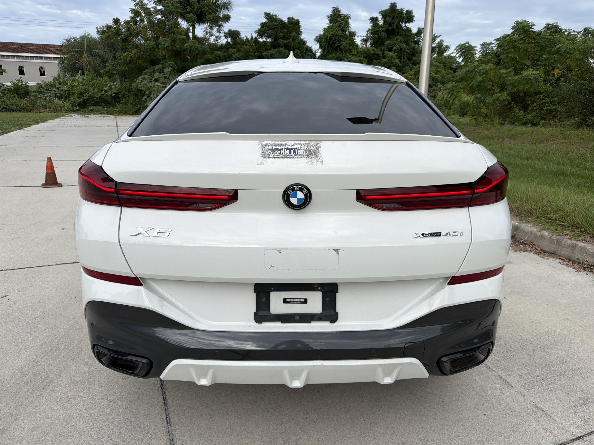 Certified 2023 BMW X6 xDrive40i w/ M Sport Package AWD/4WD image 5
