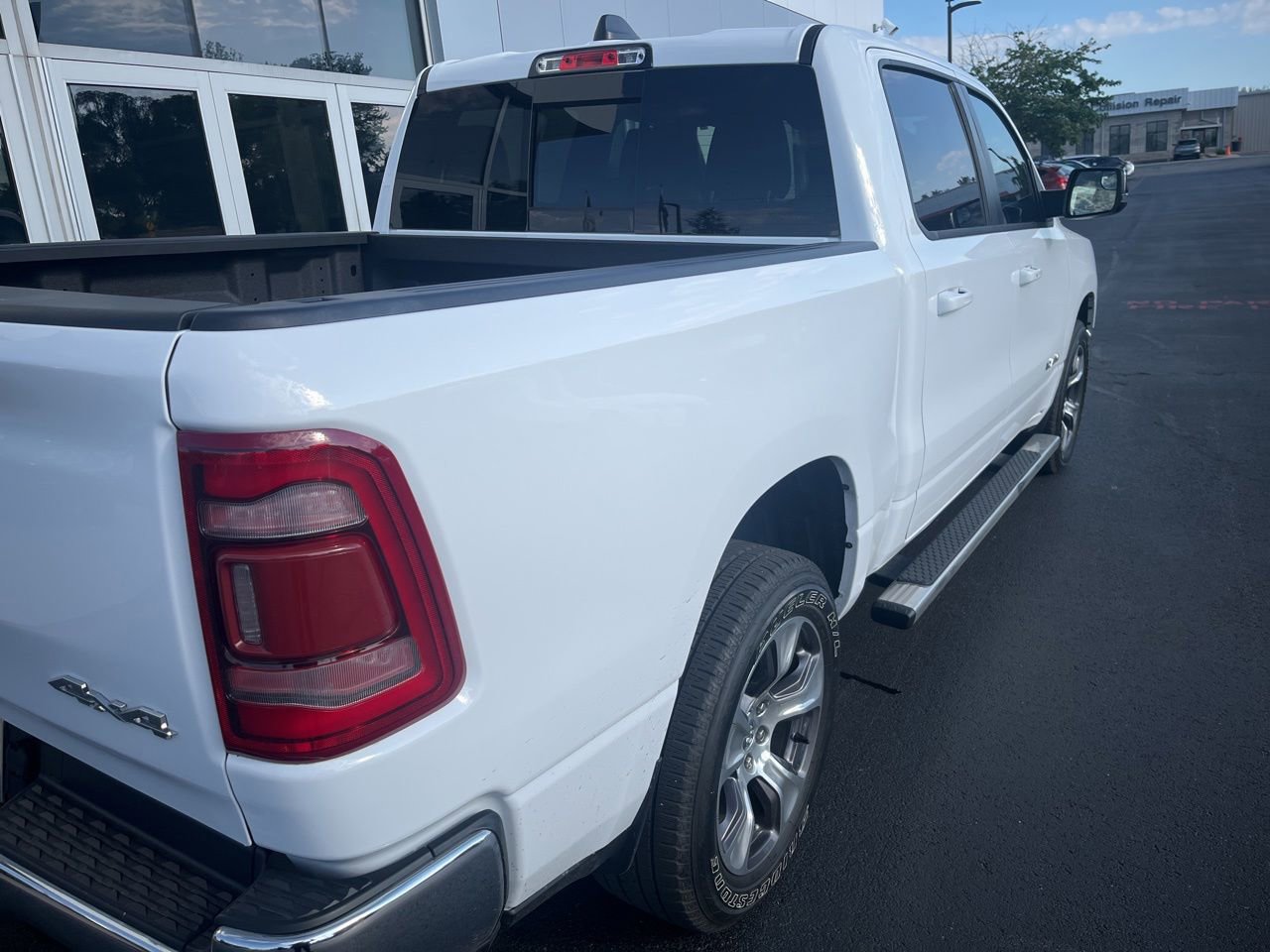 Used 2023 RAM 1500 Laramie AWD/4WD image 5