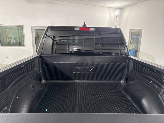Used 2022 RAM 1500 Big Horn AWD/4WD image 9