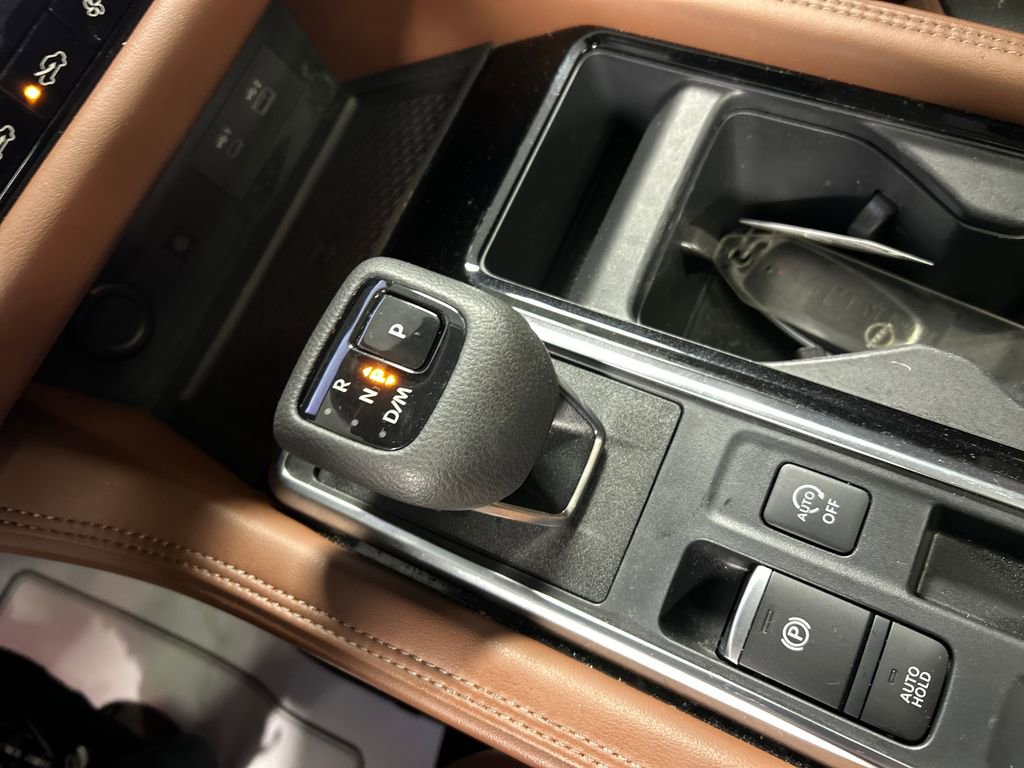 Used 2024 Nissan Pathfinder Platinum w/ Cargo Package image 18