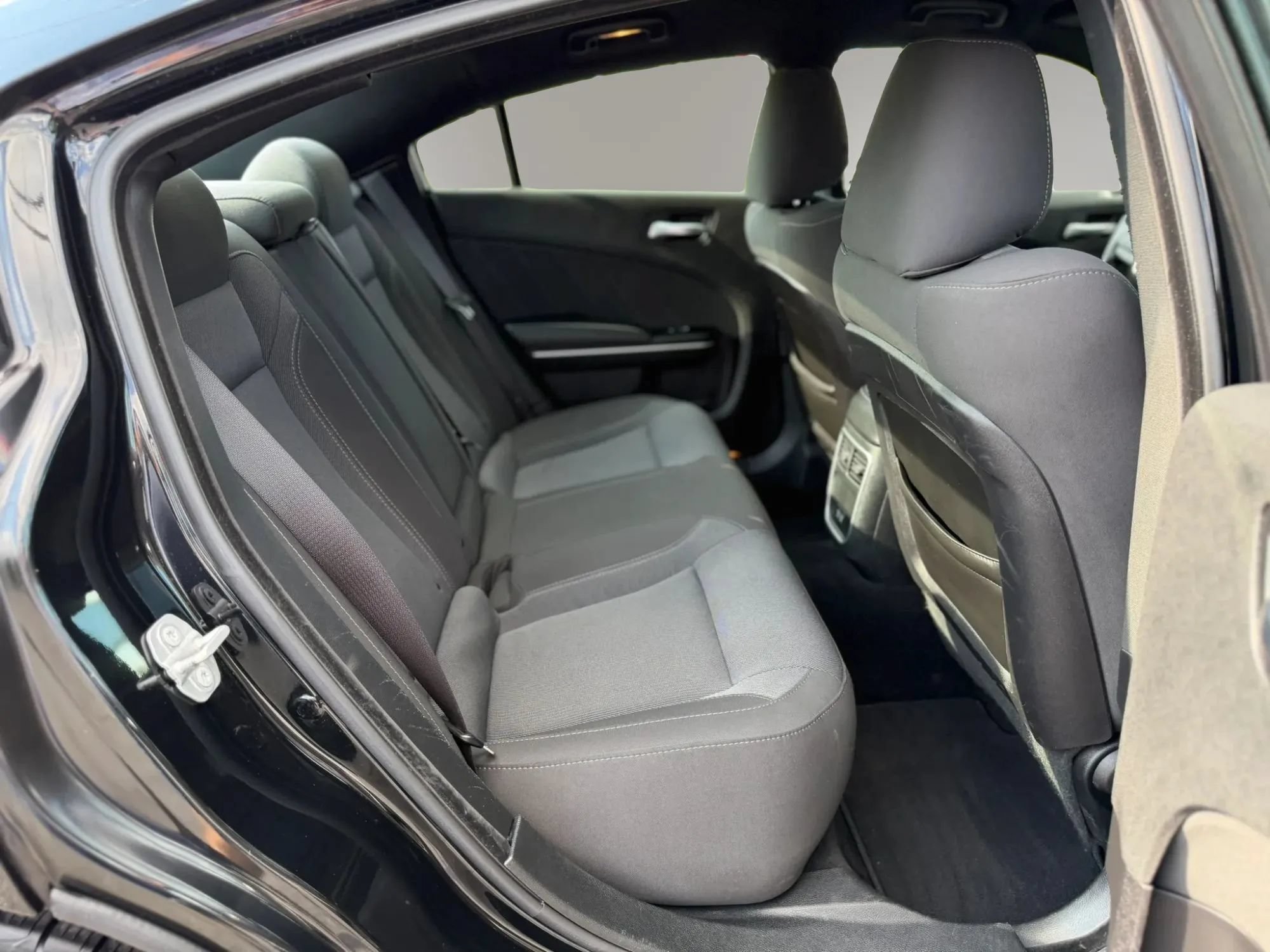 Used 2019 Dodge Charger SXT AWD/4WD image 3