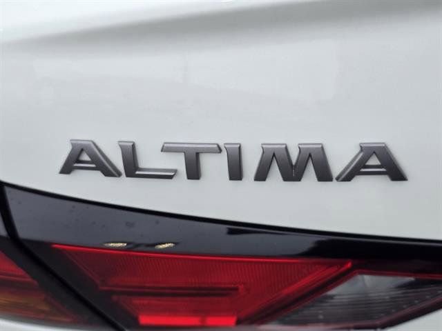 Used 2023 Nissan Altima 2.5 SV FWD image 23
