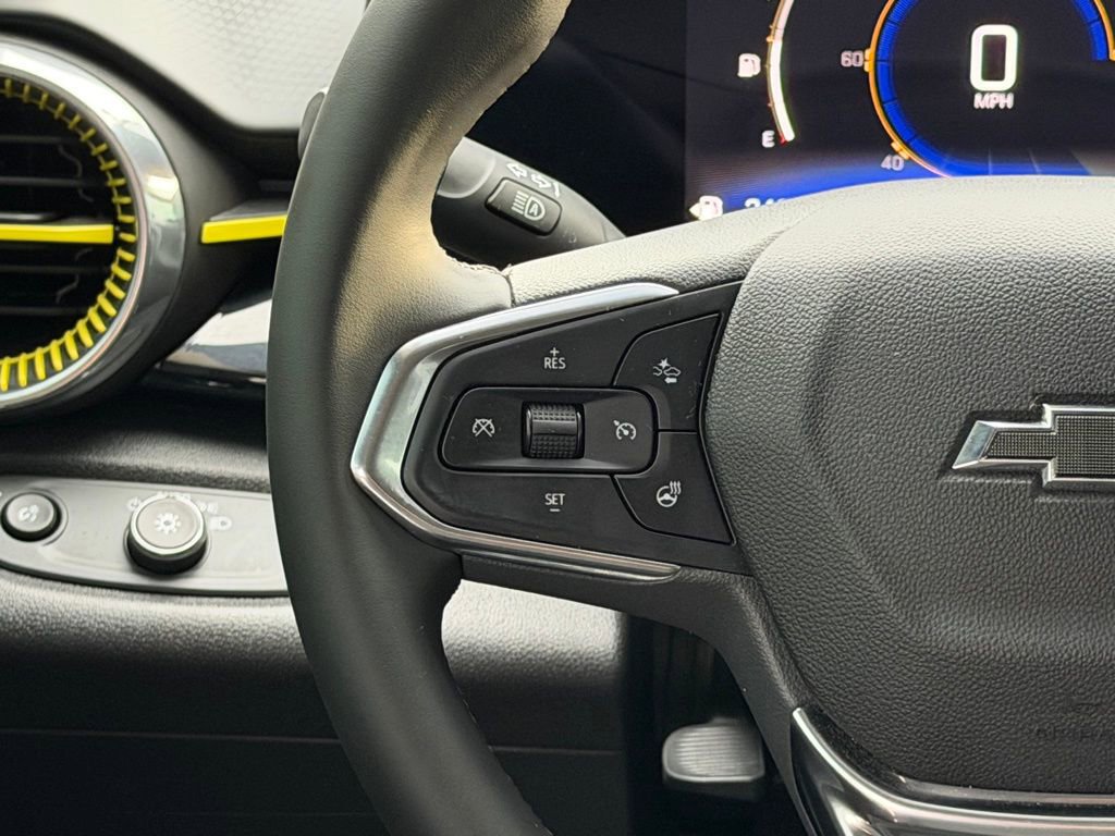 Used 2025 Chevrolet Trax ACTIV w/ Sunroof Package image 27