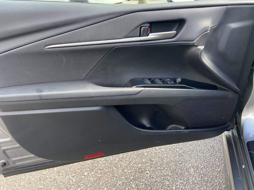 Used 2025 Toyota Camry SE w/ Convenience Package FWD image 12