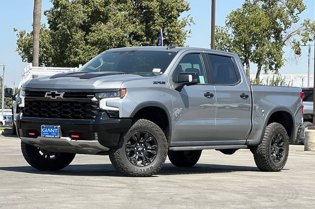 Used 2023 Chevrolet Silverado 1500 ZR2 w/ Technology Package AWD/4WD image 8