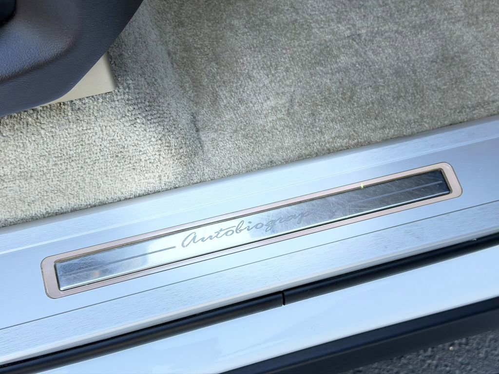 Used 2015 Land Rover Range Rover Autobiography image 36