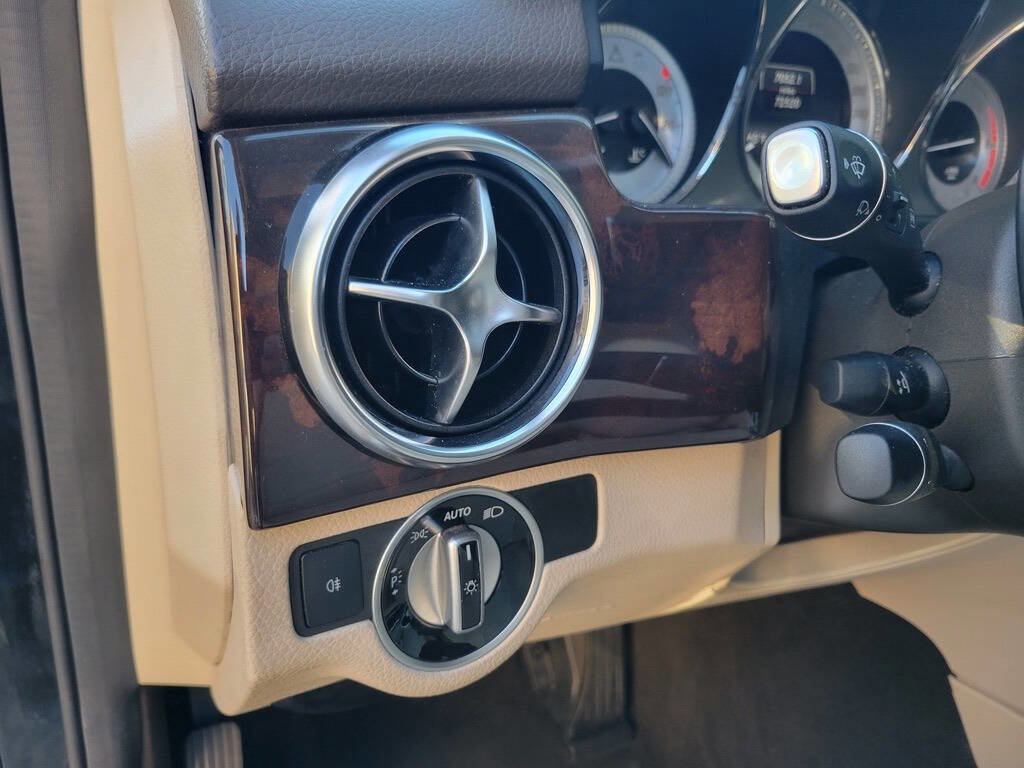 Used 2015 Mercedes-Benz GLK 250 GLK 250 BlueTEC AWD 4MATIC 4dr image 28