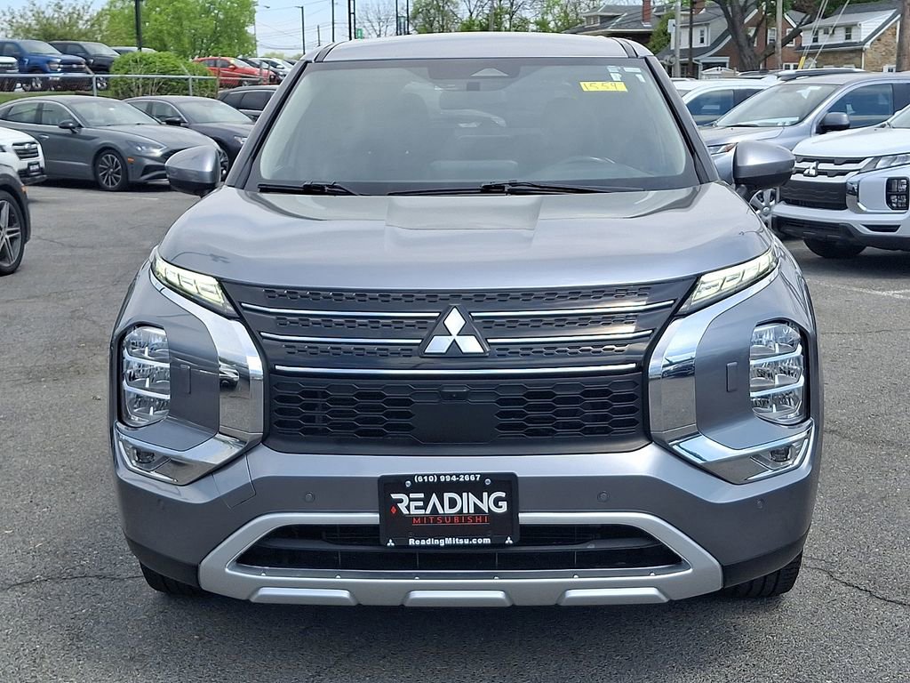 Used 2024 Mitsubishi Outlander SE AWD/4WD image 2