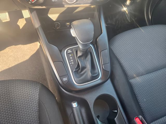 Used 2025 Kia Soul LX w/ LX Technology Package FWD image 11