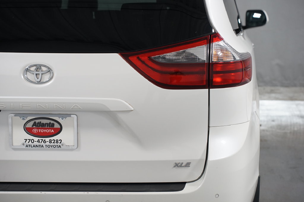 Certified 2020 Toyota Sienna XLE Premium FWD image 10