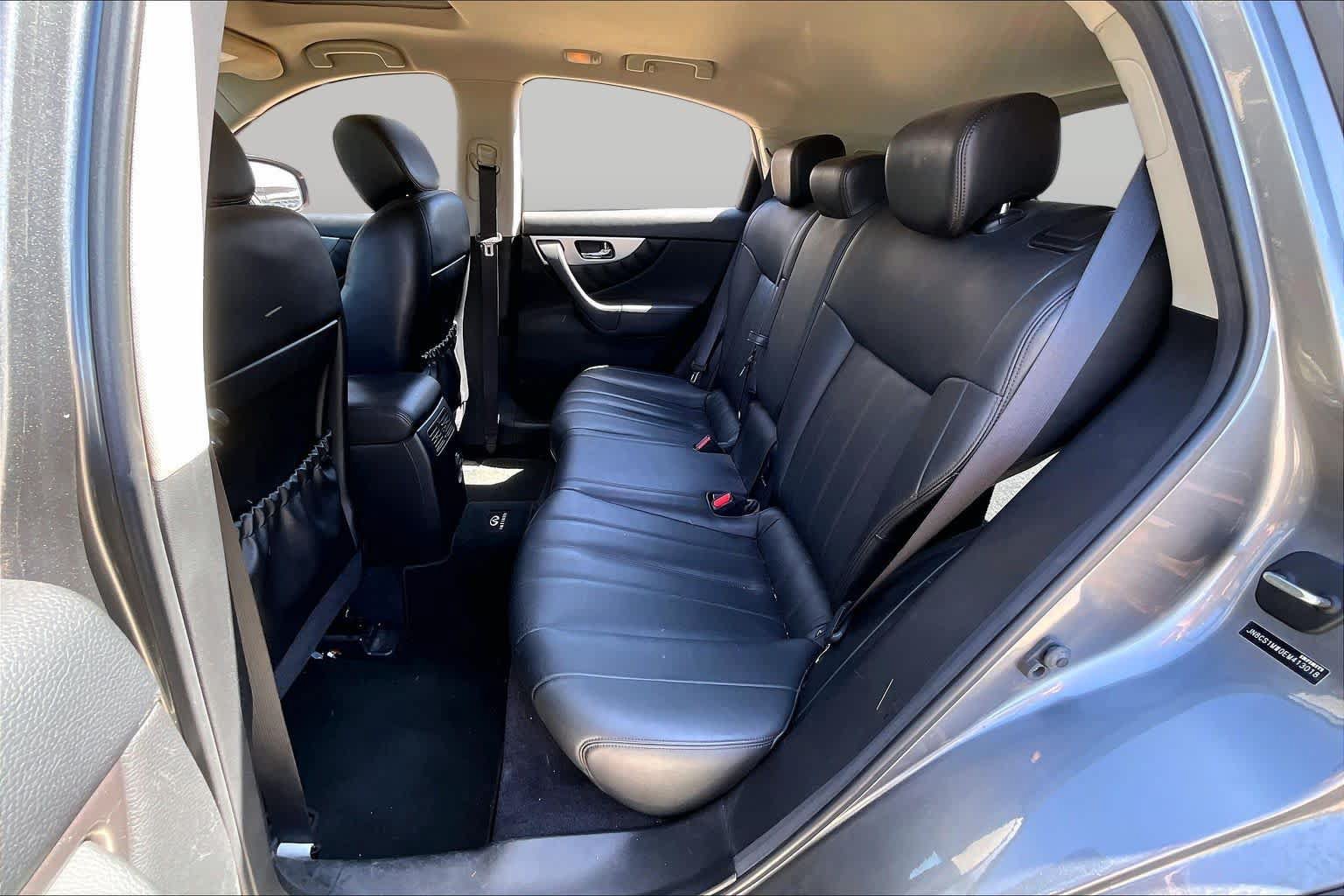 Used 2014 INFINITI QX70 AWD w/ Premium Package image 19