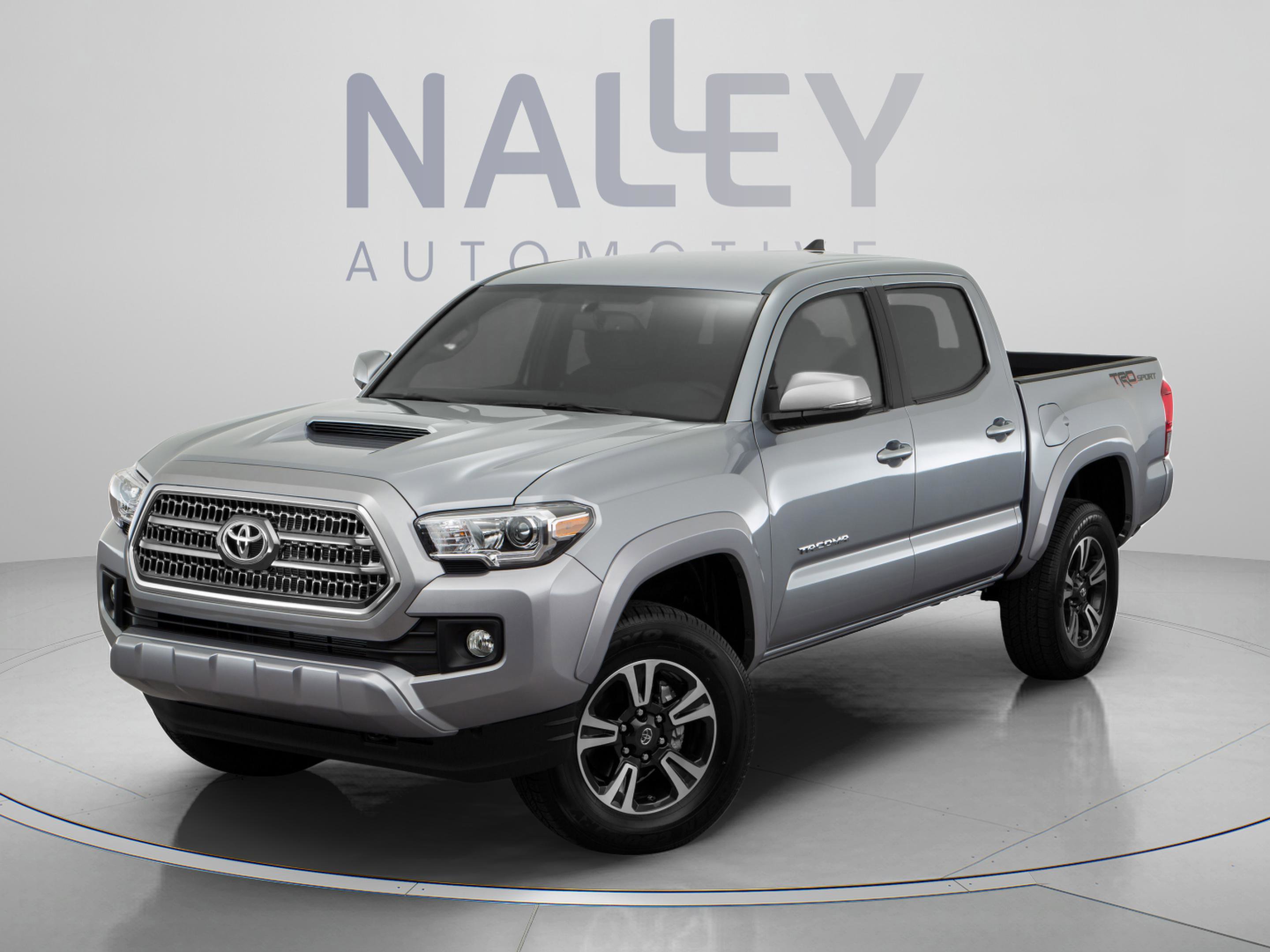 Used 2017 Toyota Tacoma TRD Sport w/ Premium & Technology Package image 10