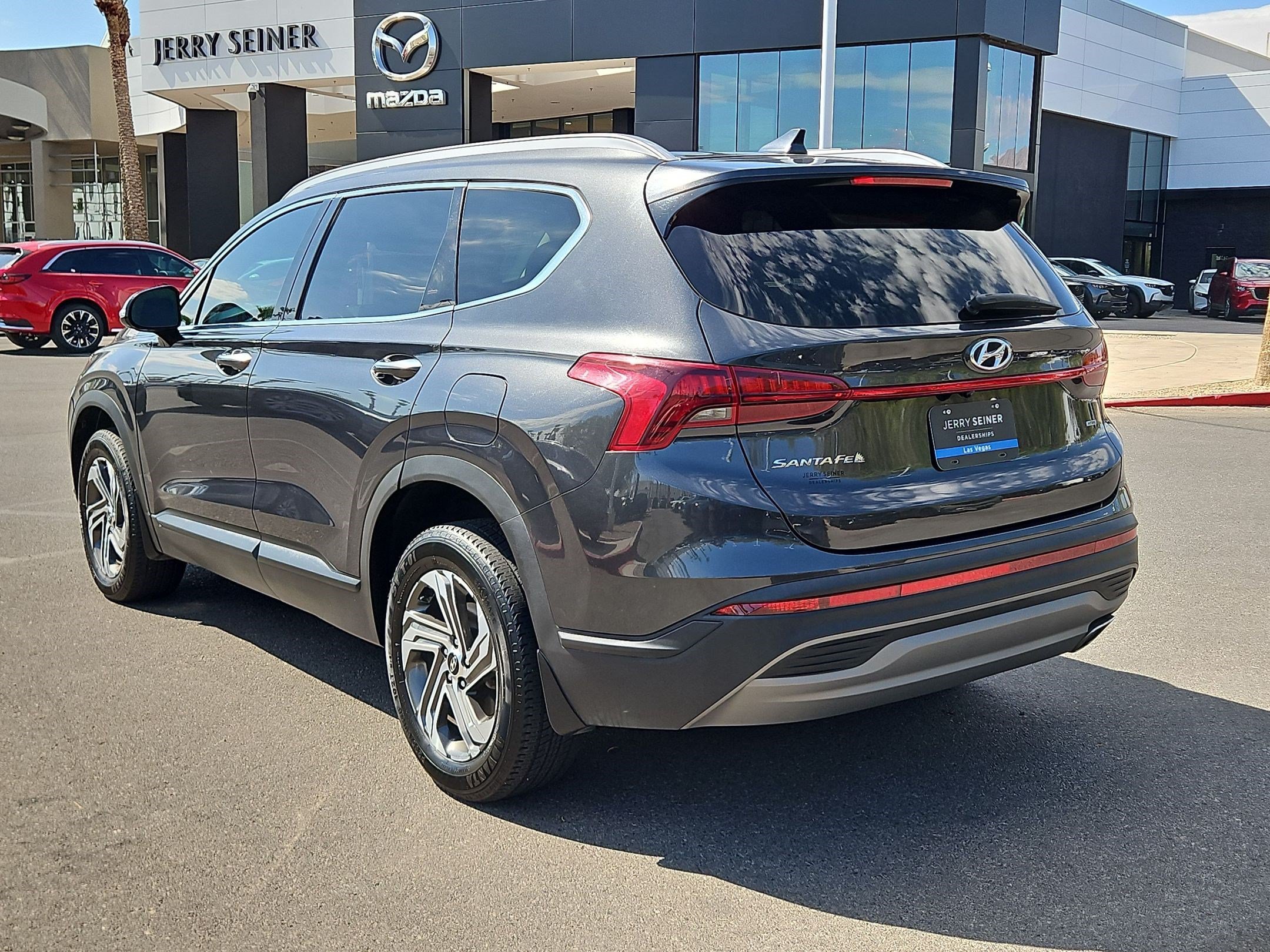 Used 2023 Hyundai Santa Fe SEL w/ Winter Weather Package AWD/4WD image 3
