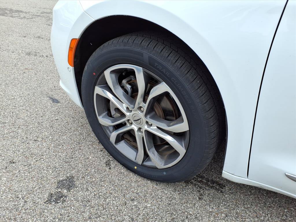 Used 2024 Chrysler Pacifica Pinnacle AWD/4WD image 9