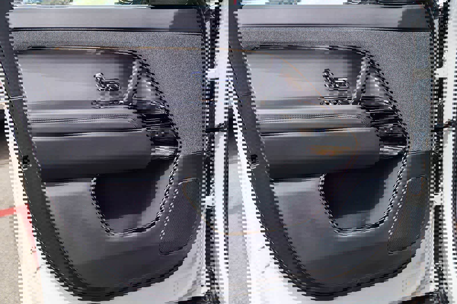 Used 2025 Land Rover Range Rover Sport SE image 21