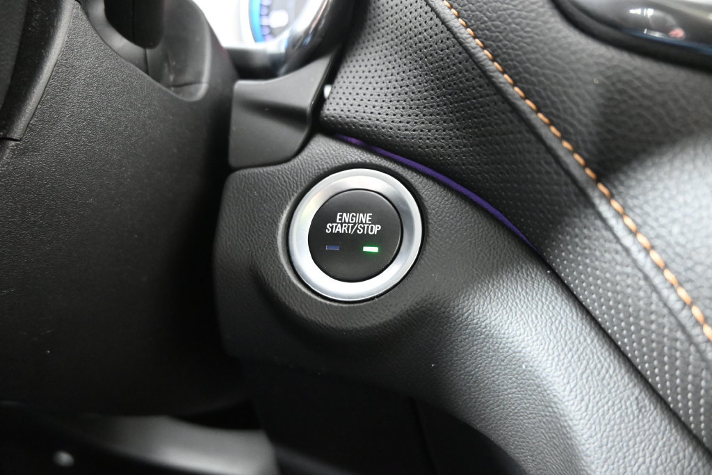 Used 2018 Chevrolet Equinox Premier FWD image 30