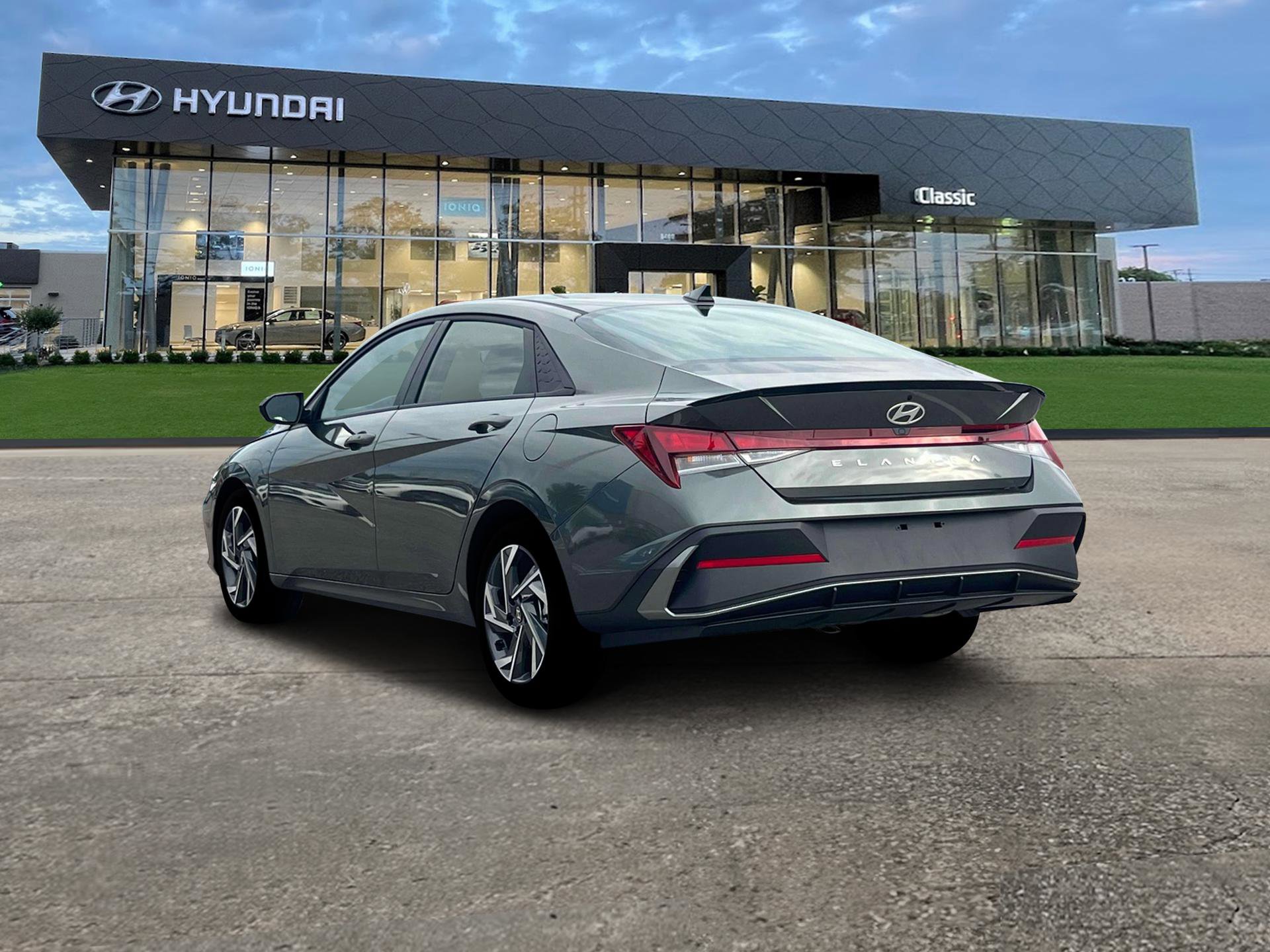 Certified 2025 Hyundai Elantra Sport image 5