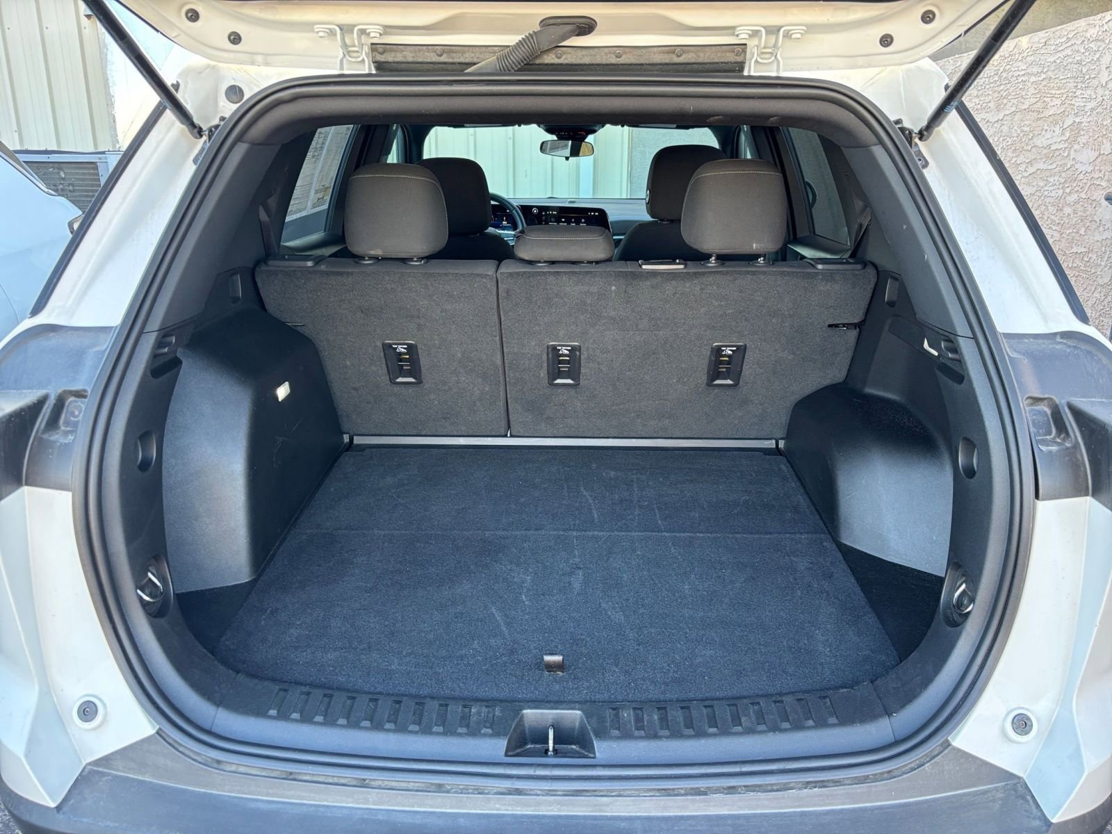 Used 2025 Chevrolet Equinox LT AWD/4WD image 32