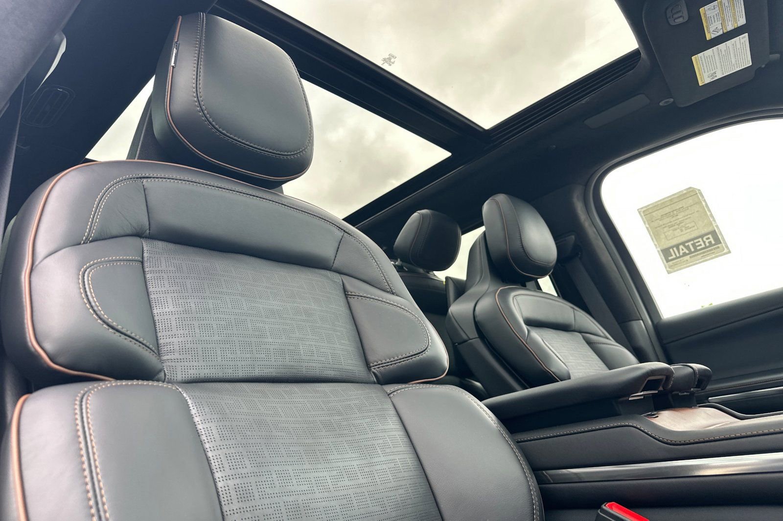 New 2026 Lincoln Navigator L Black Label AWD/4WD image 17