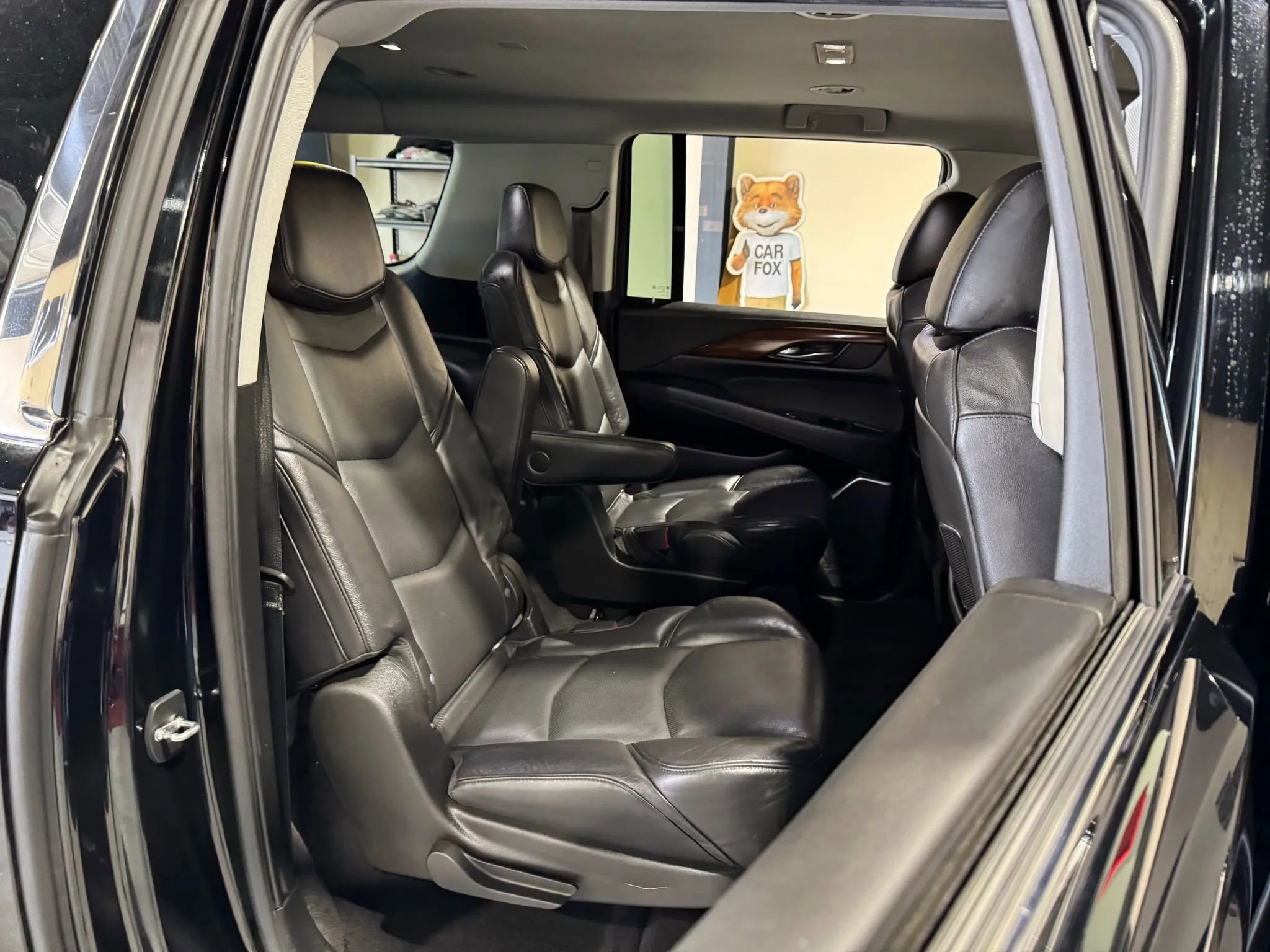 Used 2020 Cadillac Escalade ESV 2WD image 17