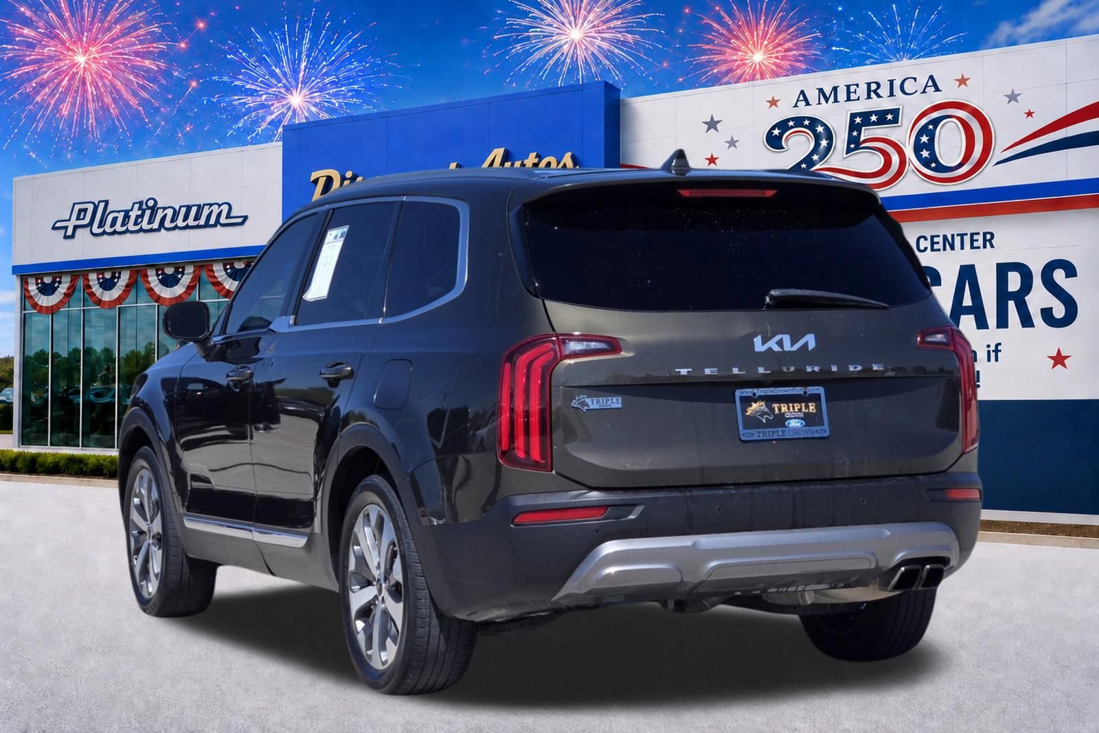 Used 2022 Kia Telluride EX w/ EX Premium Package FWD image 4