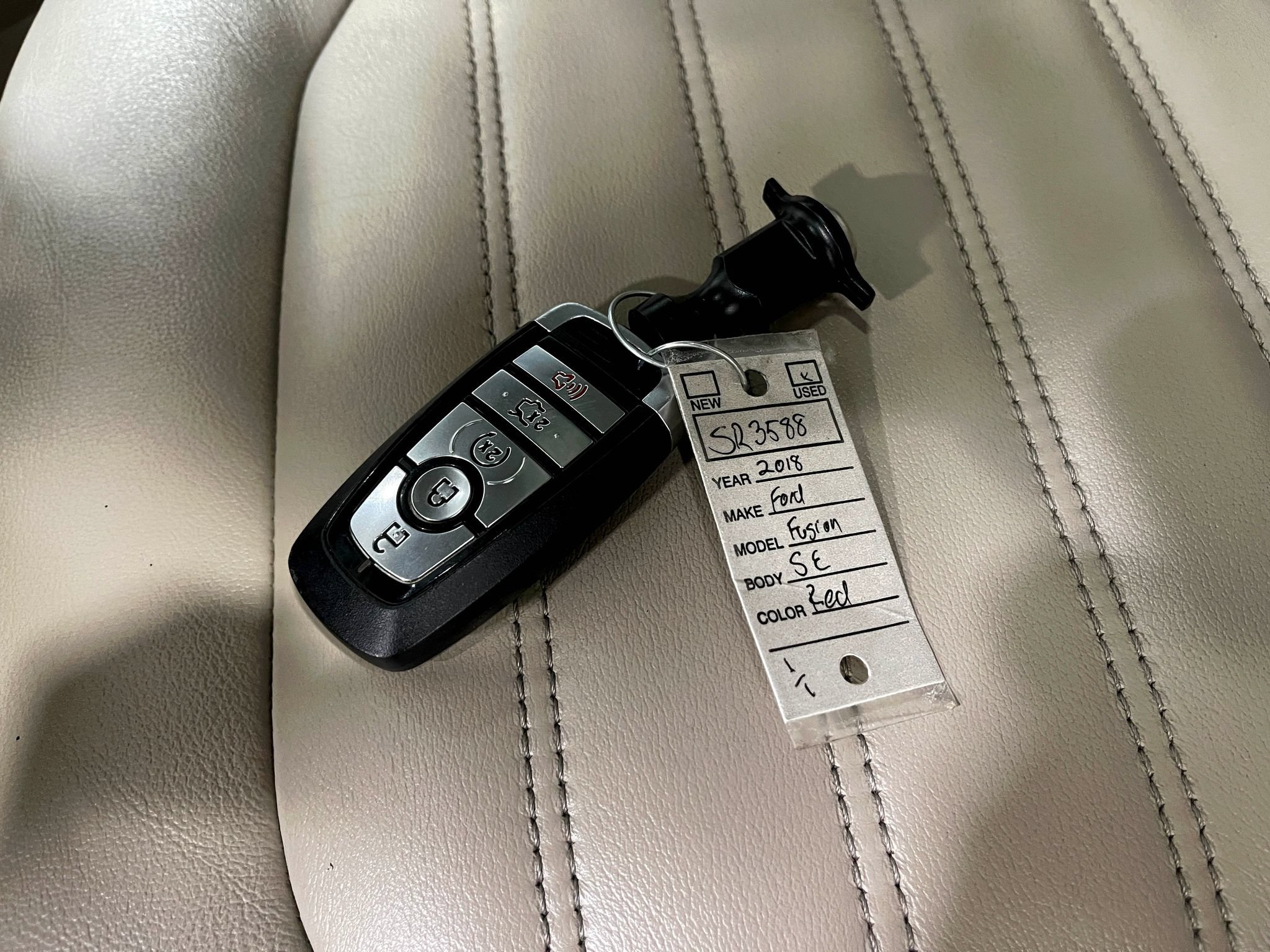 Used 2018 Ford Fusion SE w/ Fusion SE Technology Package FWD image 37