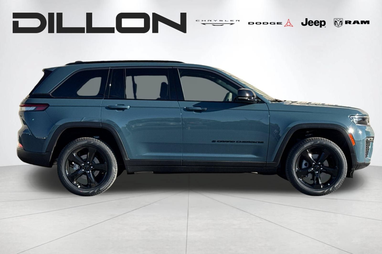 New 2026 Jeep Grand Cherokee Limited AWD/4WD image 2