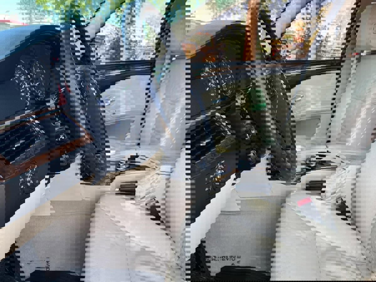 Used 2008 BMW 528xi Sedan image 19