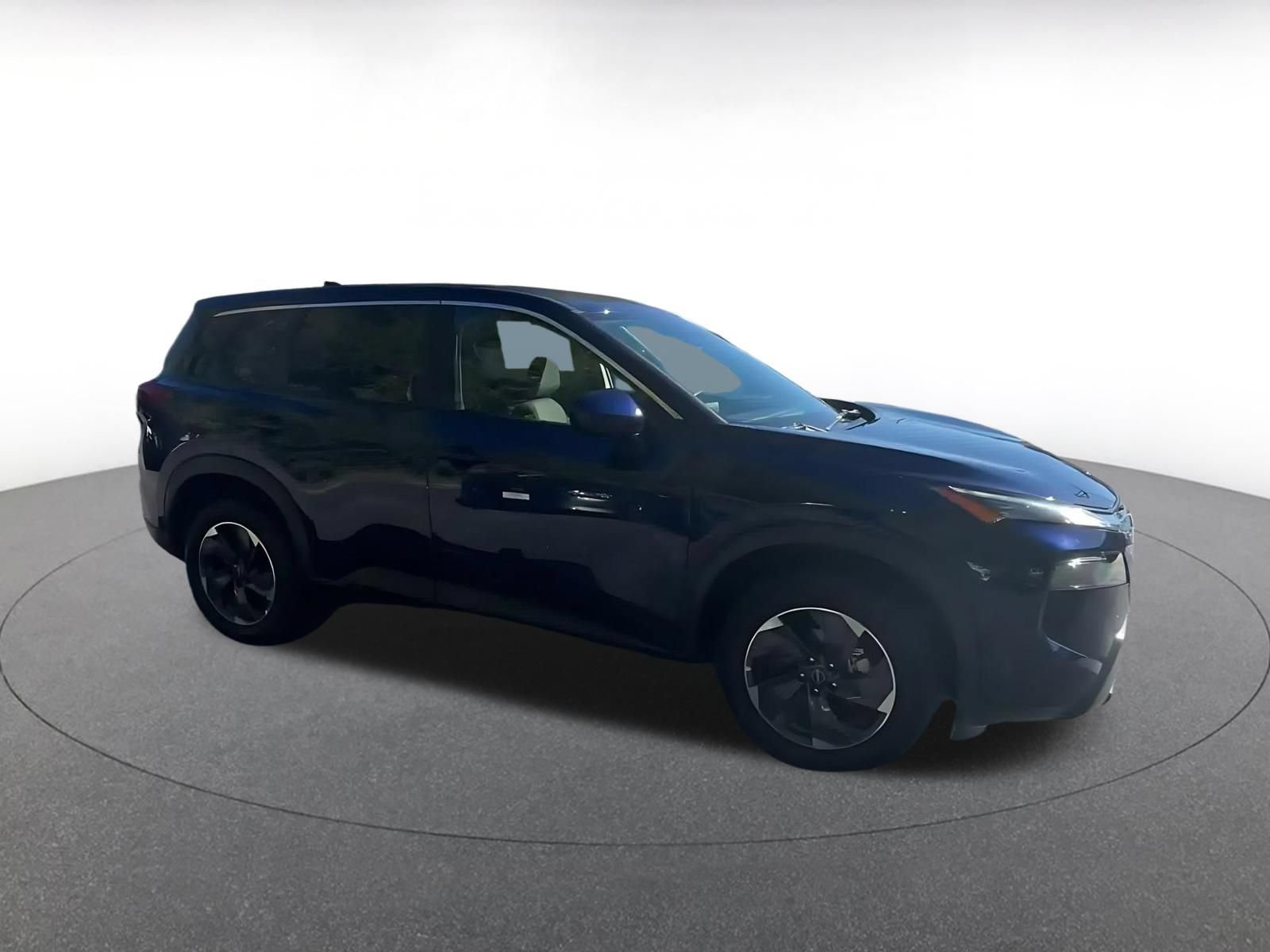 Used 2025 Nissan Rogue SV FWD image 2