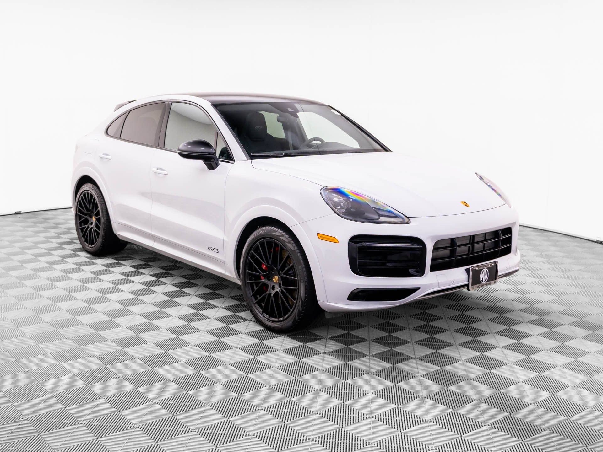 Certified 2022 Porsche Cayenne GTS AWD/4WD image 6