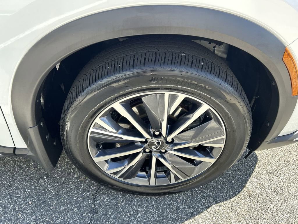 Certified 2026 INFINITI QX60 Luxe w/ Cargo Package AWD/4WD image 13