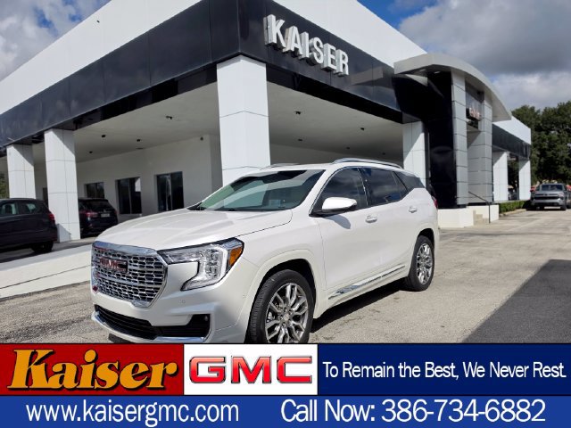 Used 2024 GMC Terrain Denali w/ Denali Premium Package
