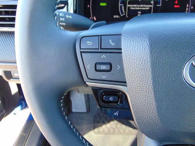 Used 2025 Toyota Camry SE image 18