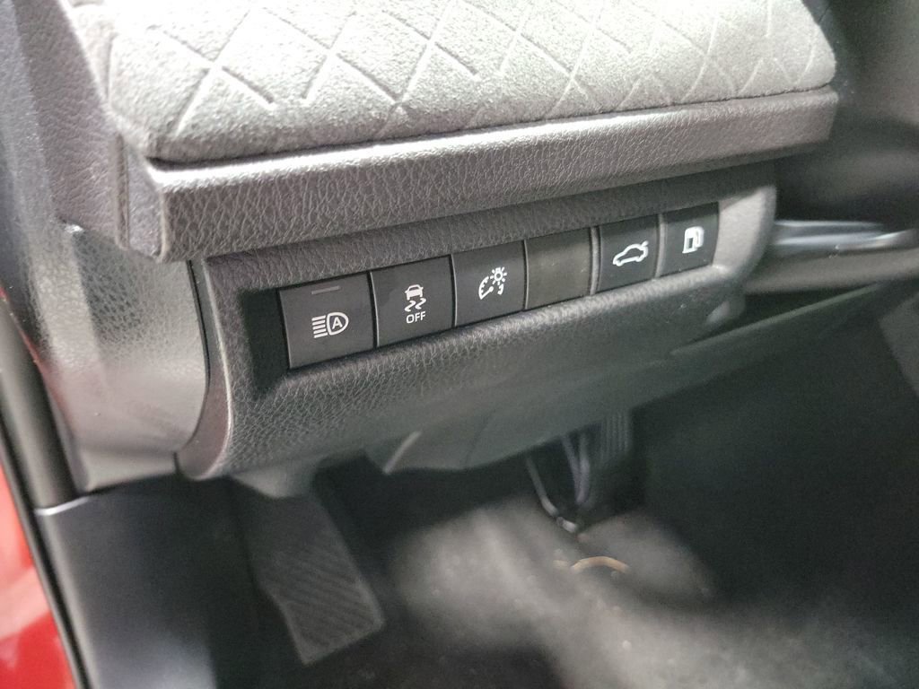 Used 2025 Toyota Camry XLE image 33