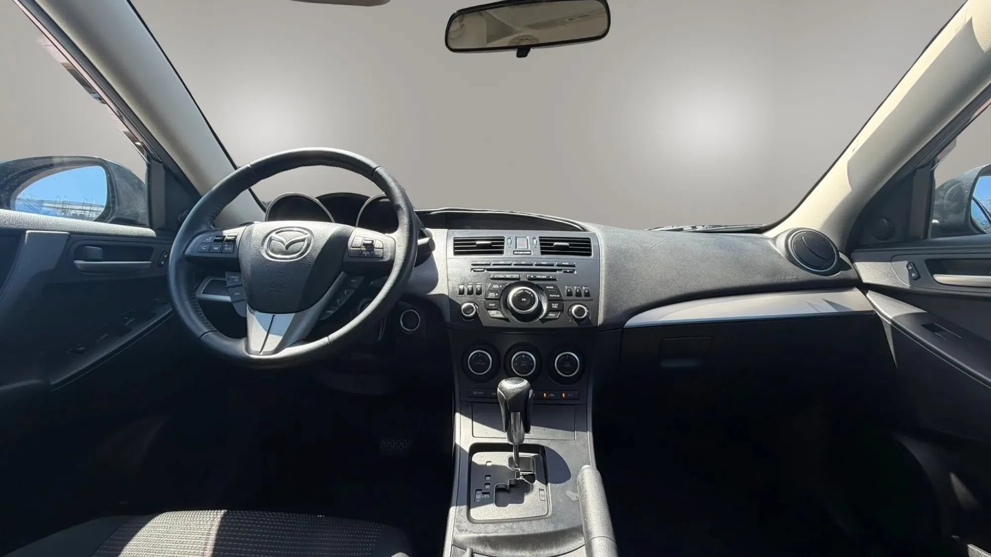 Used 2013 MAZDA MAZDA3 i Touring FWD image 27