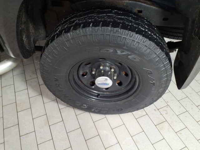 Used 2005 GMC Canyon SLE image 8