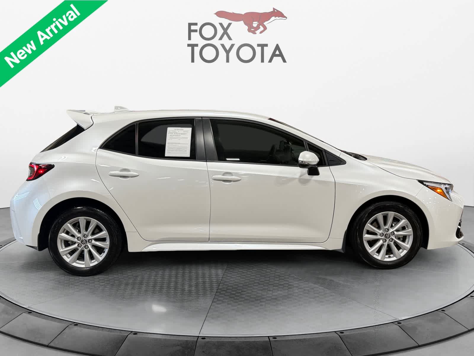 Used 2025 Toyota Corolla SE w/ SE Package FWD image 7