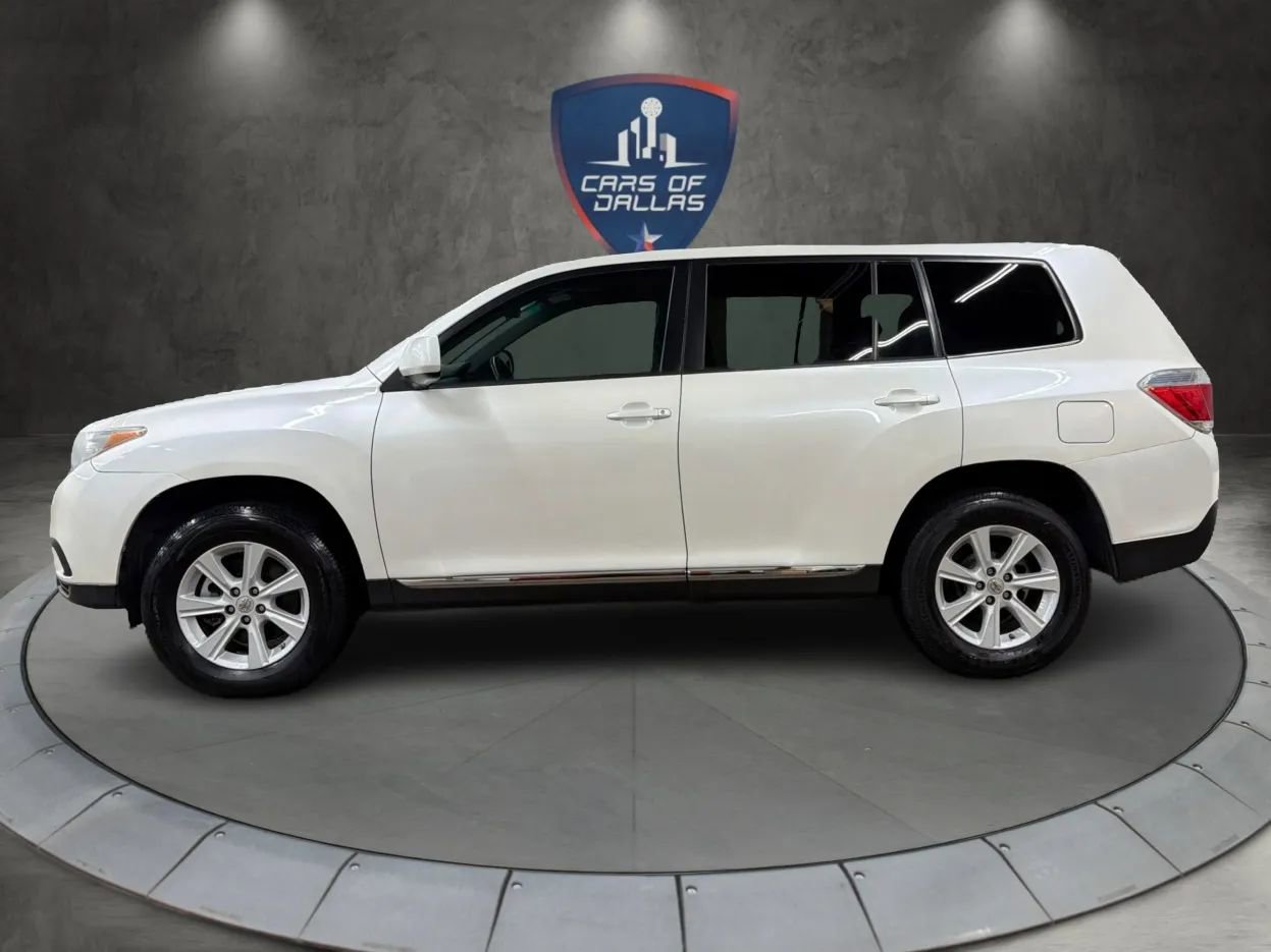 Used 2012 Toyota Highlander FWD image 2