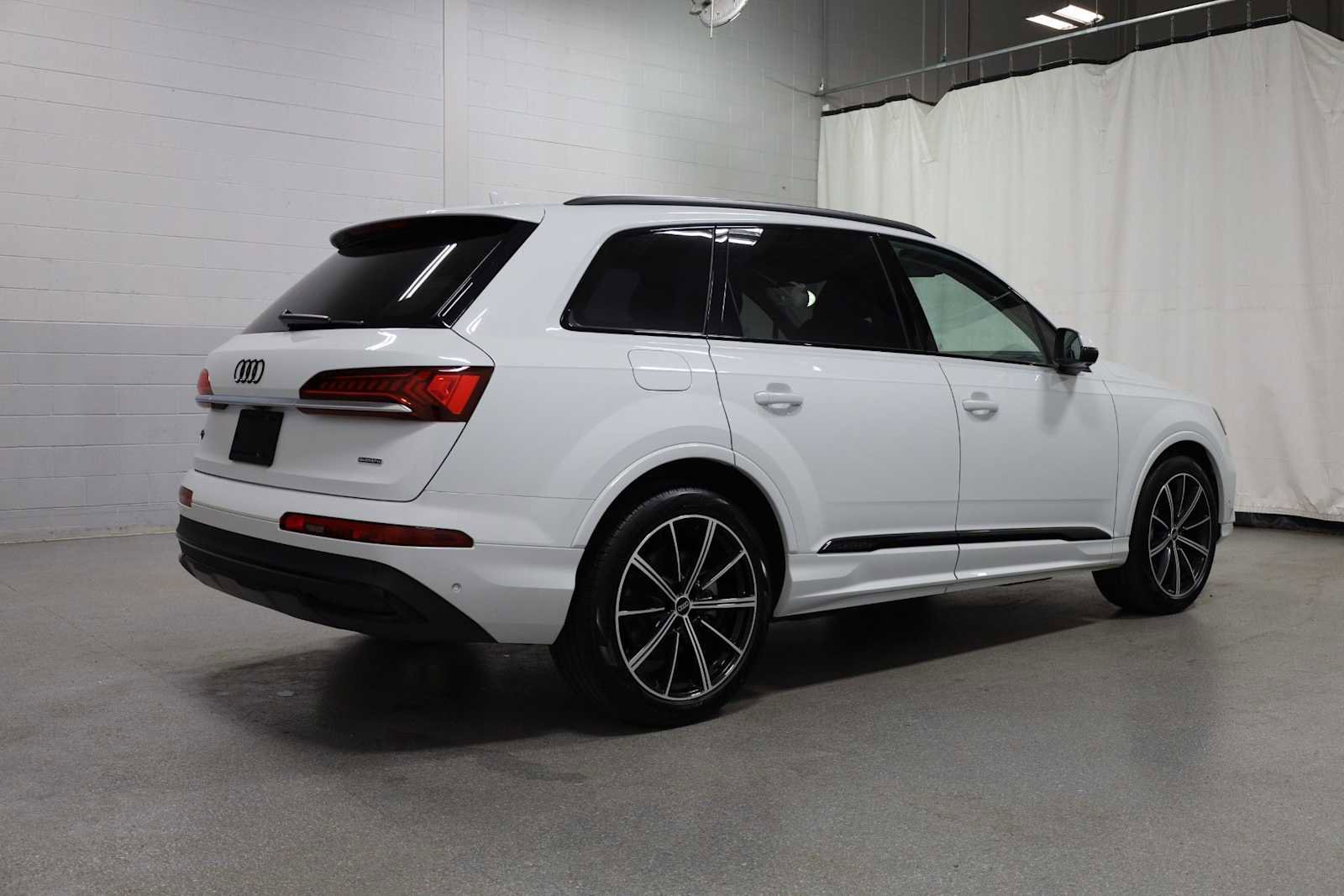 Used 2021 Audi Q7 3.0T Prestige w/ Prestige Package AWD/4WD image 9