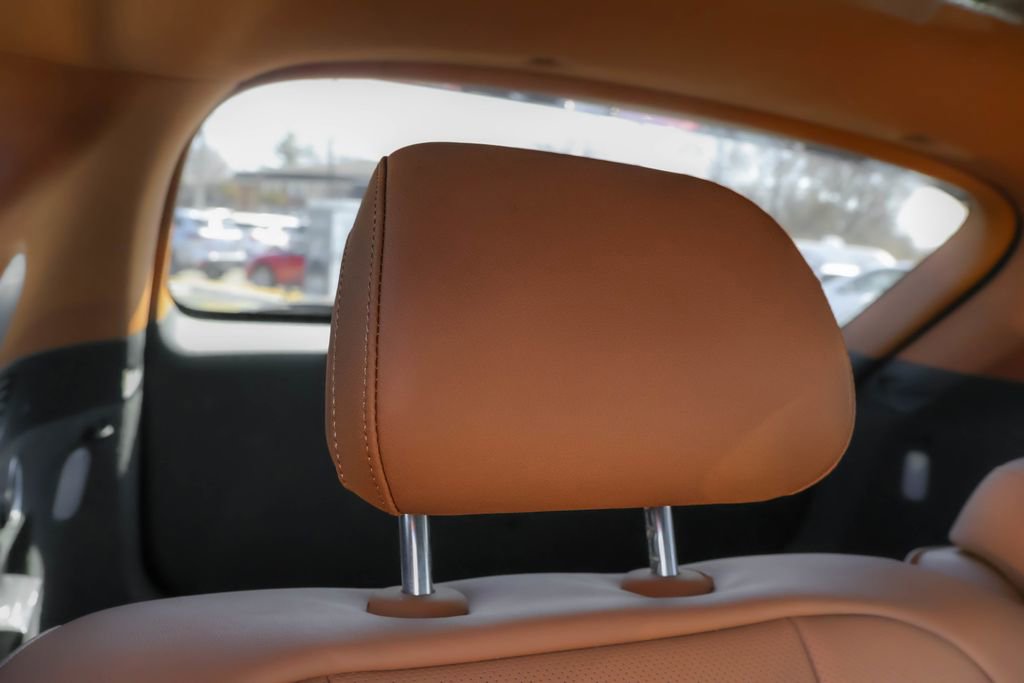 Used 2025 Genesis GV80 2.5T Advanced image 37