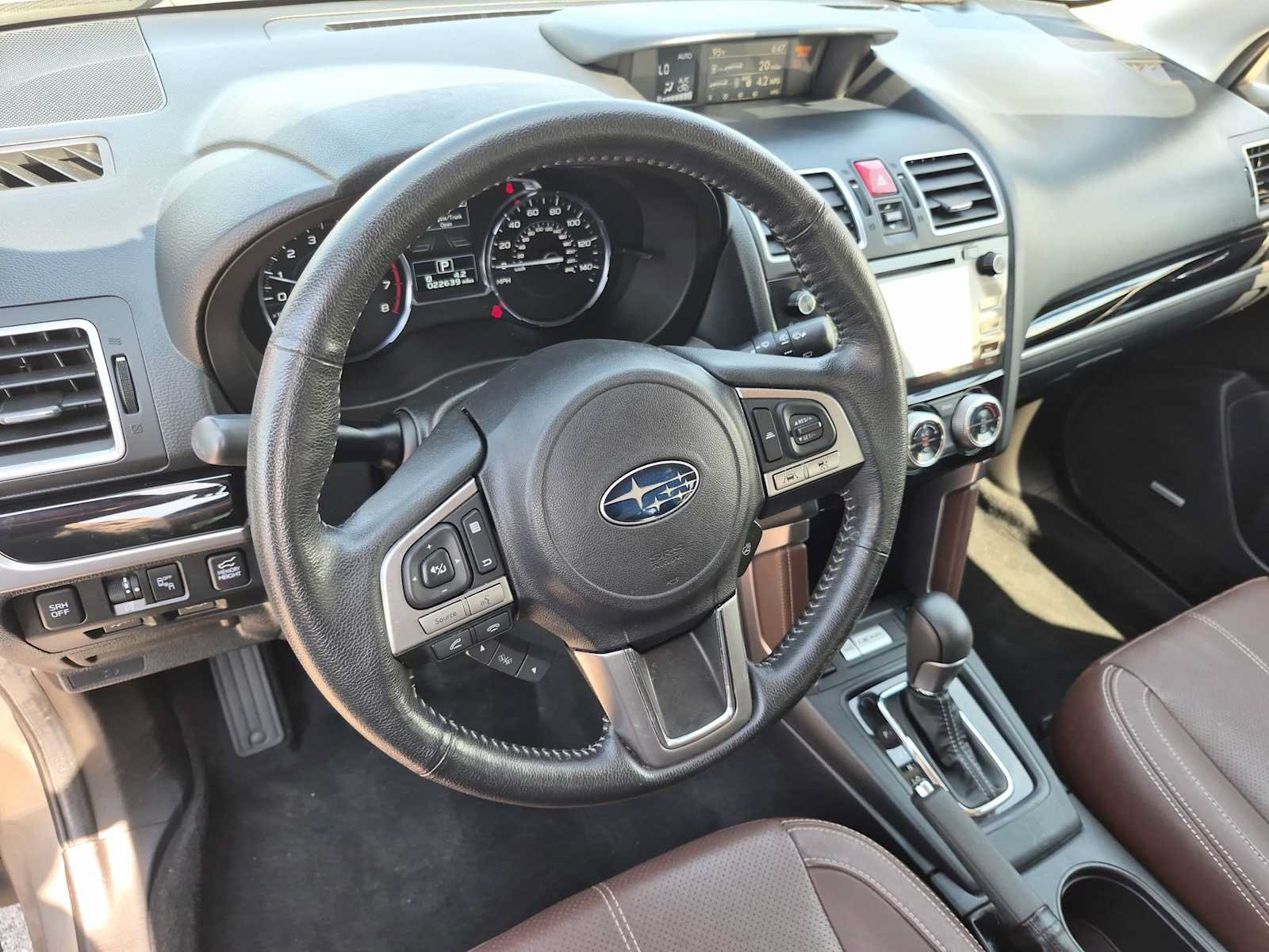 Used 2017 Subaru Forester 2.5i Touring AWD/4WD image 2