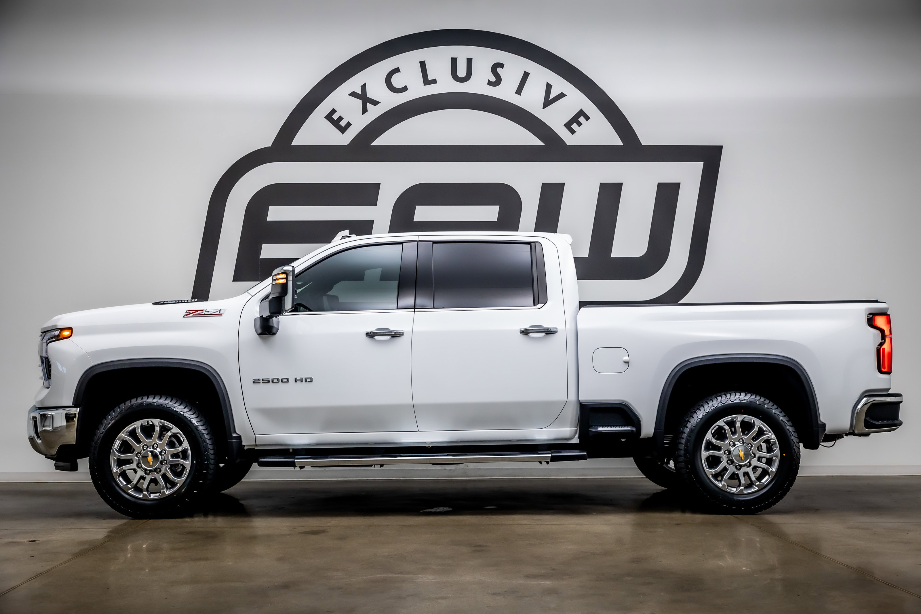 Used 2025 Chevrolet Silverado 2500 LTZ w/ LTZ Premium Package AWD/4WD image 5