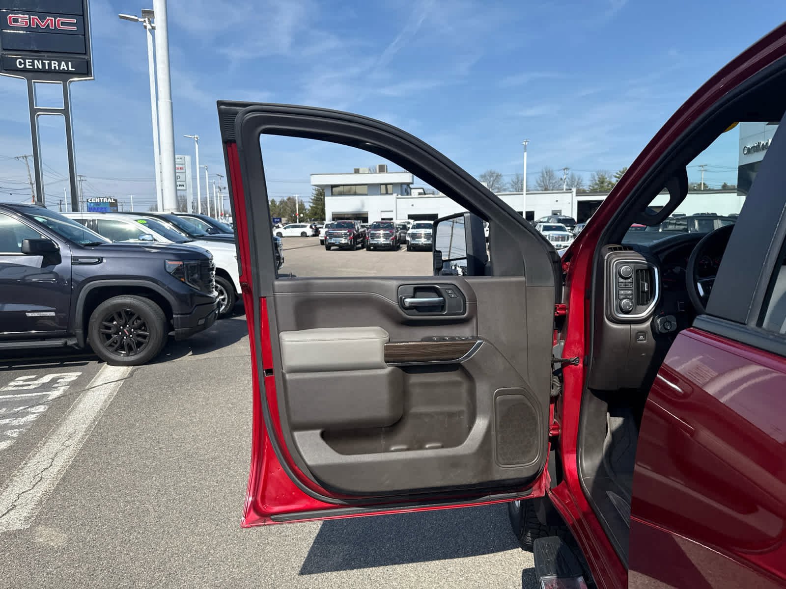Used 2022 Chevrolet Silverado 2500 LT w/ Convenience Package AWD/4WD image 11