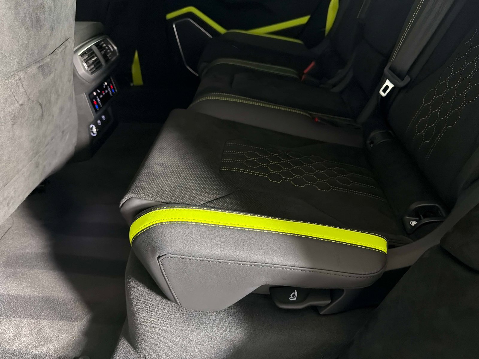 Used 2024 Lamborghini Urus Performante image 32