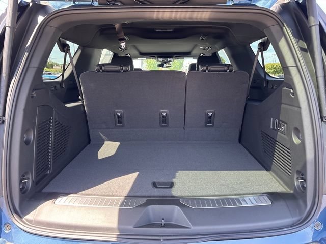 New 2026 Chevrolet Suburban Premier w/ Sun And Tow Package AWD/4WD image 14