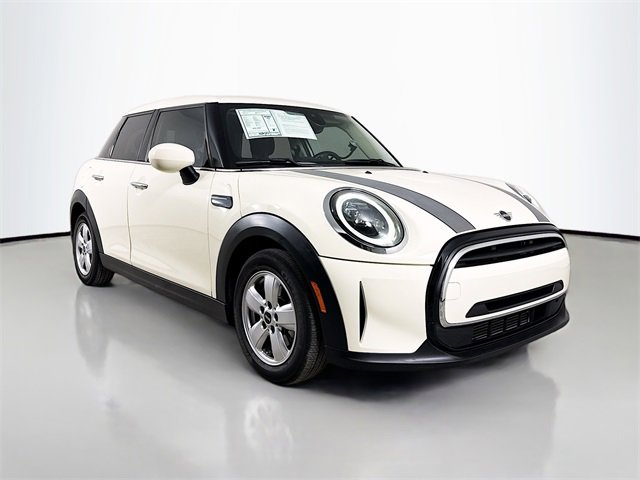 Used 2022 MINI Cooper 4-Door Hardtop image 3