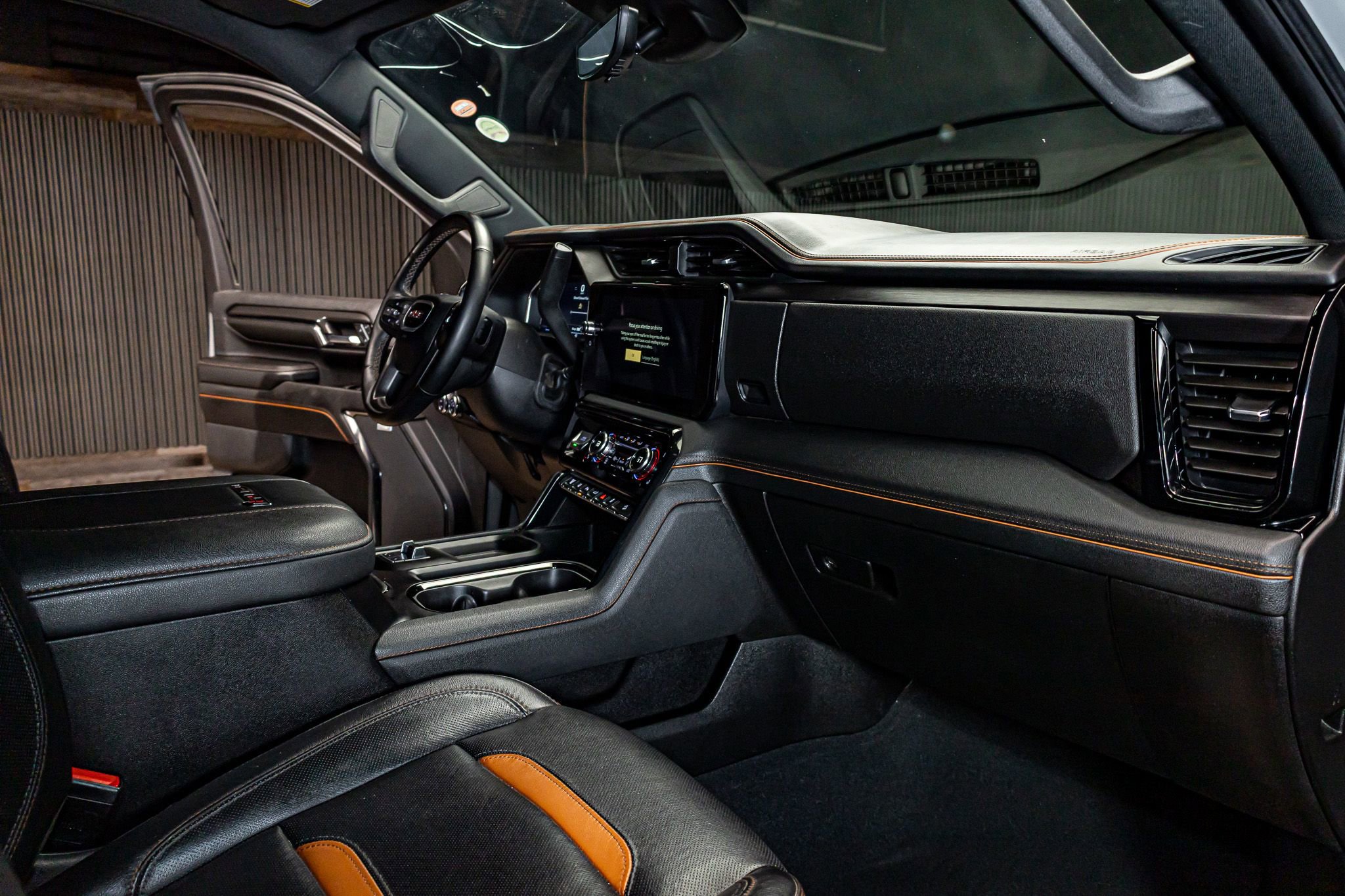 Used 2024 GMC Sierra 3500 AT4 w/ AT4 Premium Plus Package image 17