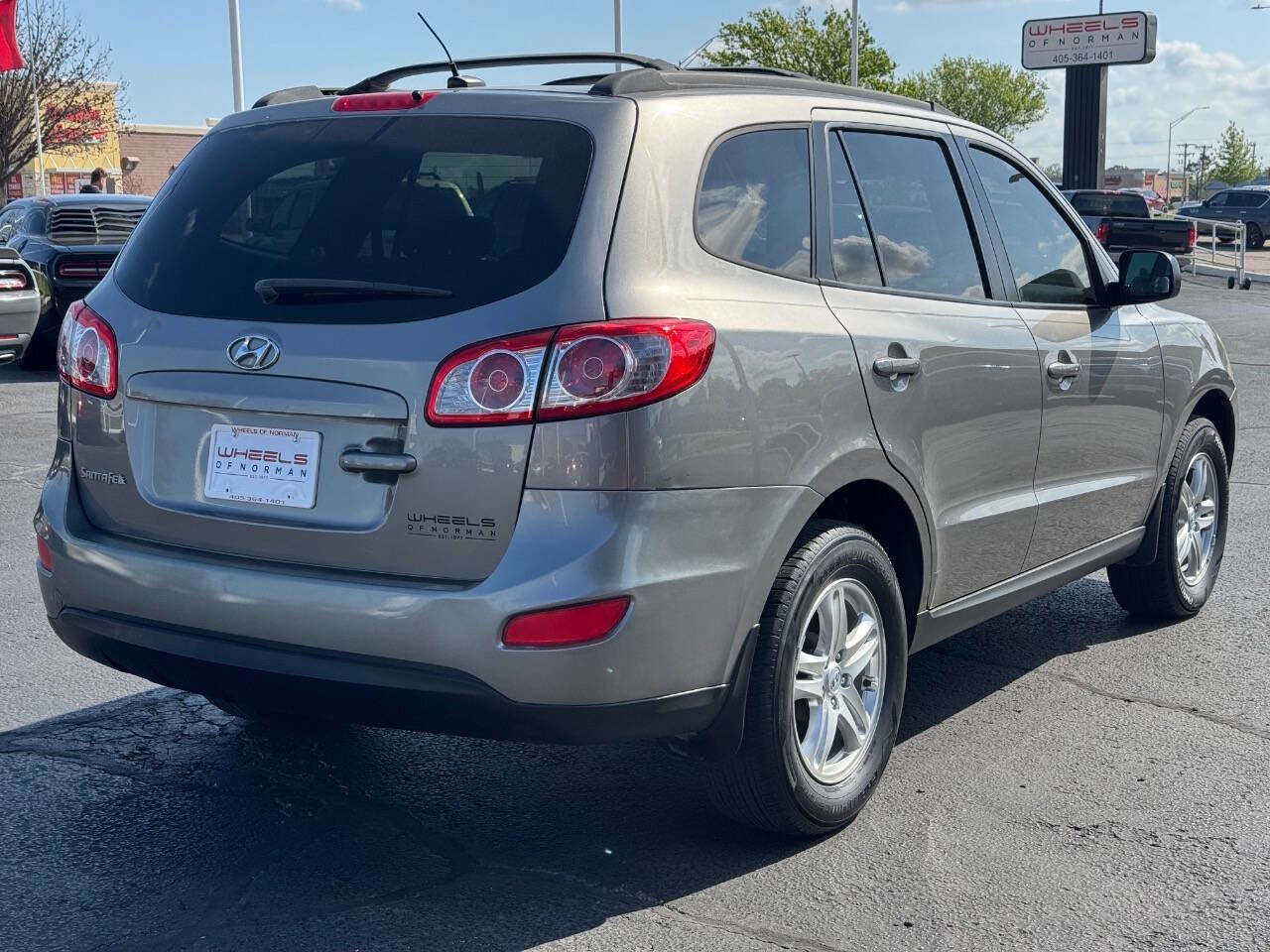 Used 2012 Hyundai Santa Fe GLS image 5