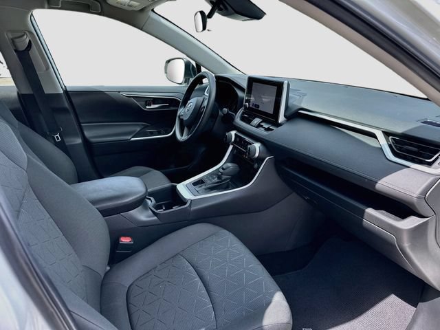 Used 2023 Toyota RAV4 XLE AWD/4WD image 27